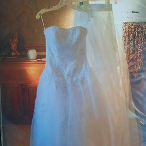 Wedding dress